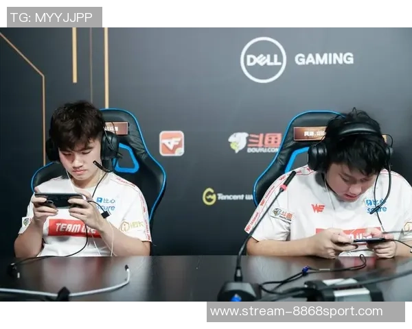 足球的cf与wf对比分析探讨其在战术与技术上的不同应用与影响